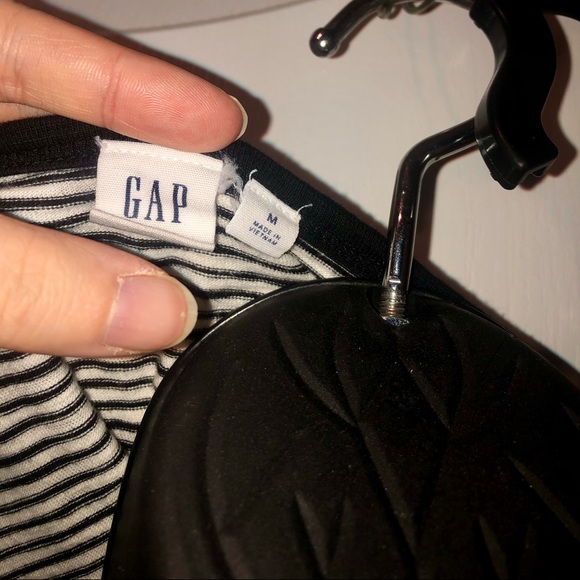 GAP Top - Picture 4 of 4